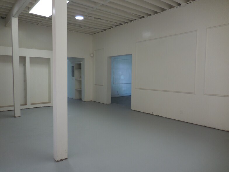 More Photos Of 431 N La Cienega Blvd, Los Angeles Storefront For Lease