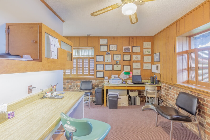 More Photos Of 4135 Hixson Pike, Chattanooga Office For Sale