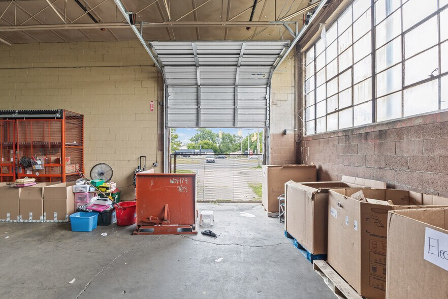More Photos Of 26051 Michigan Ave, Inkster Warehouse For Sale