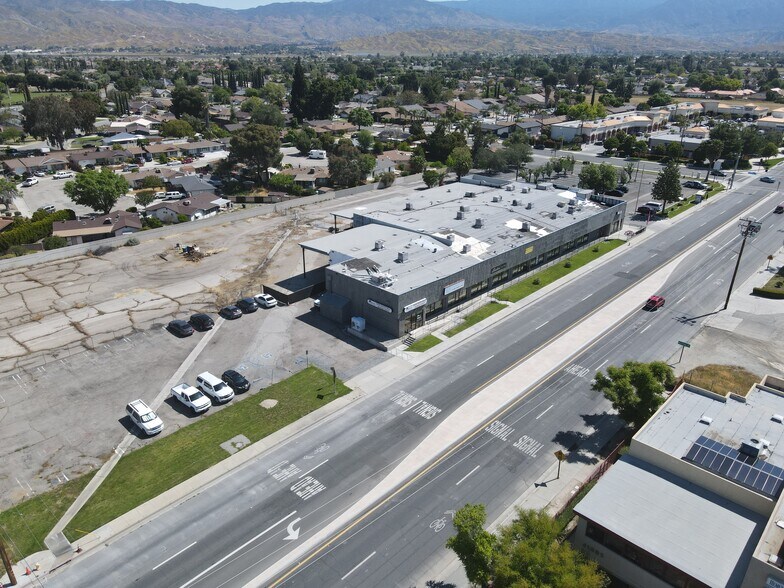 More Photos Of 4000 E Florida Ave, Hemet Freestanding For Lease
