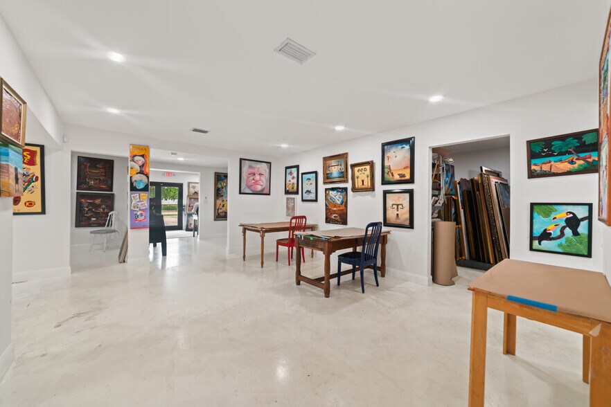 More Photos Of 370 E Prospect Rd, Oakland Park Office For Sale