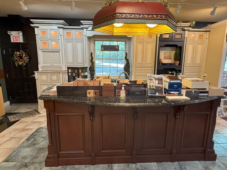 More Photos Of 10515-10535 Crestwood Dr, Manassas Medical For Sale