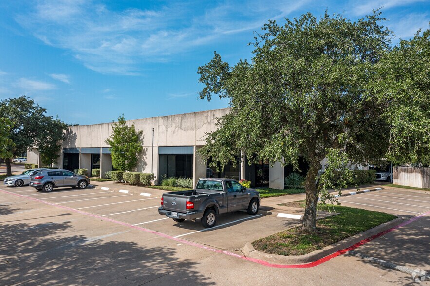 More Photos Of 5750 Rufe Snow Dr, North Richland Hills Office For Lease