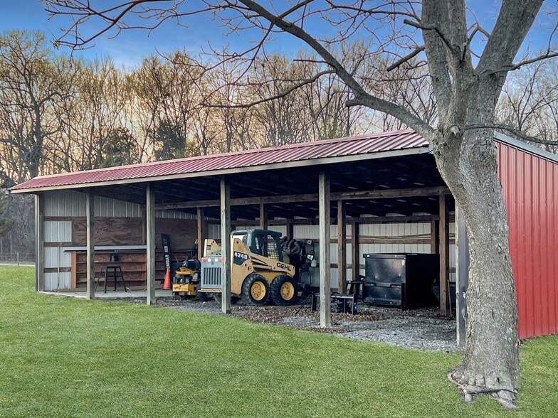 More Photos Of 2982 Harvey Bowden Rd, Paris Winery Vineyard For Sale