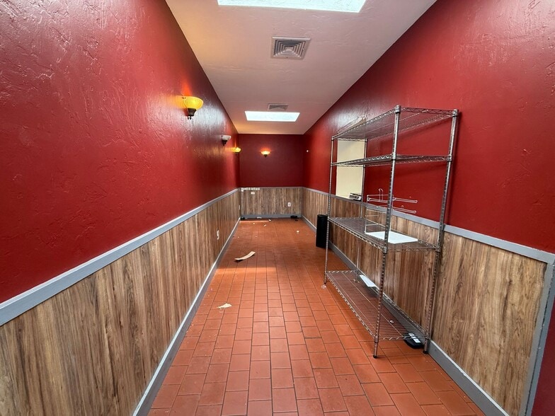 More Photos Of 643 Chandler St, Worcester Restaurant For Lease