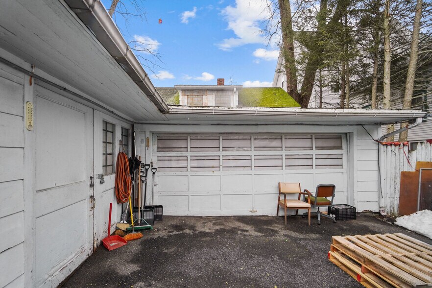 More Photos Of 415-423 Arnold St, Woonsocket Storefront For Sale