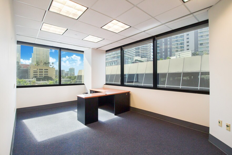 More Photos Of 1200 Brickell Ave, Miami Office For Sale
