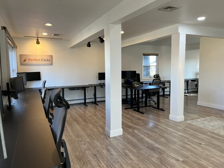 More Photos Of 354 Kingston Rd, Parsippany Office For Sale