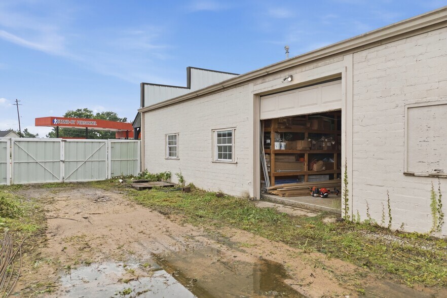 More Photos Of 514 E Will Rogers Blvd, Claremore Office For Sale