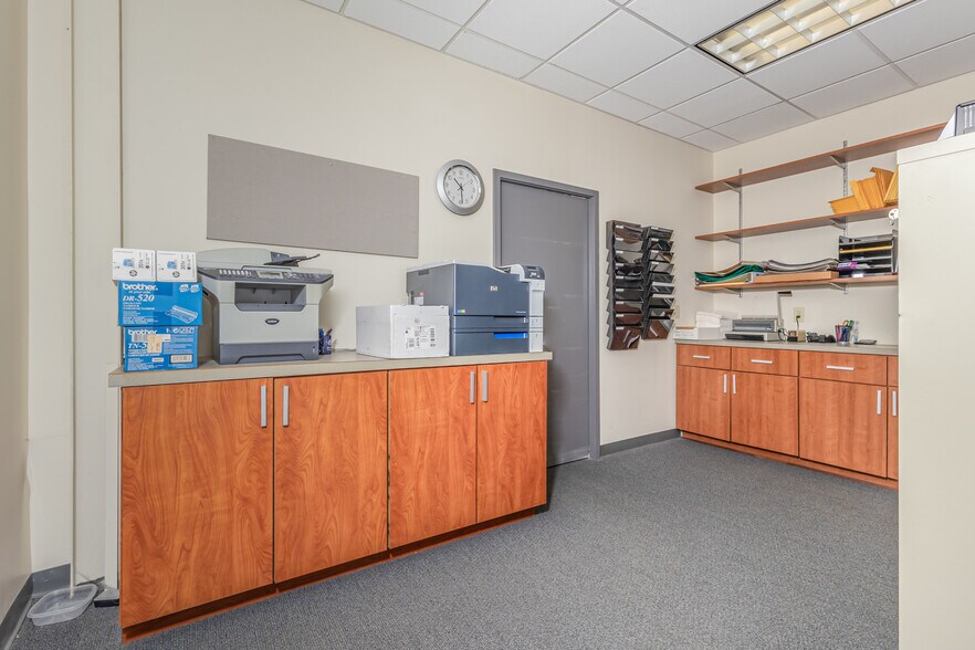 More Photos Of 5546 Fair Ln, Fairfax Office For Lease