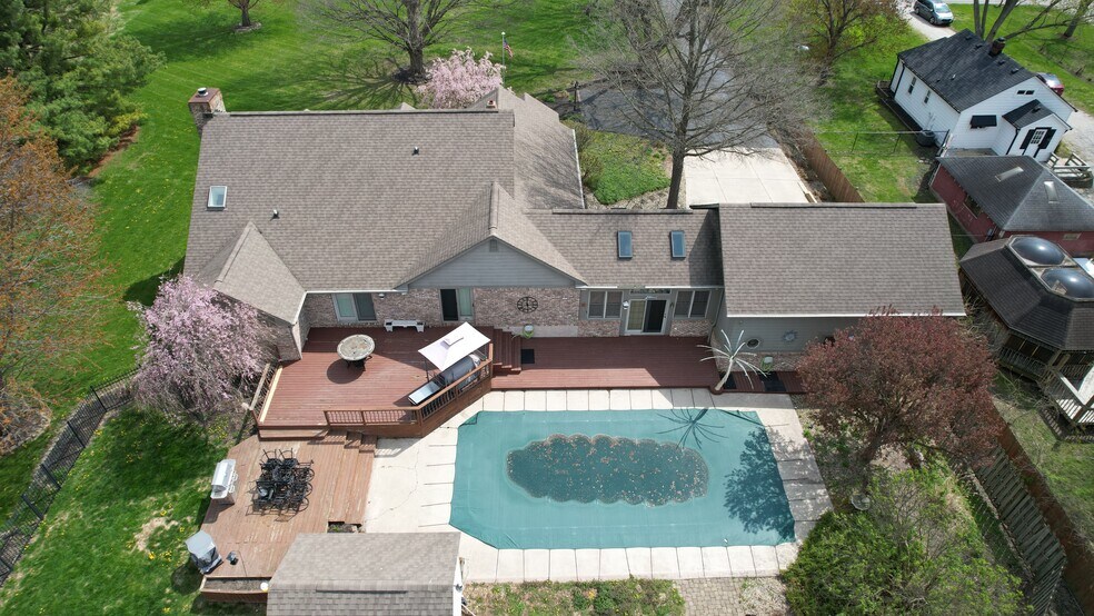 More Photos Of 868 N Raceway Rd, Indianapolis Apartments For Sale