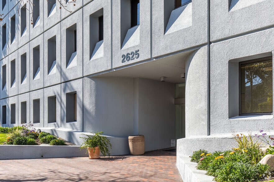 More Photos Of 2601 W Alameda Ave, Burbank Unknown For Lease