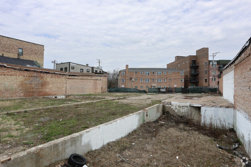 More Photos Of 4900 Milwaukee Ave, Chicago Apartments For Lease