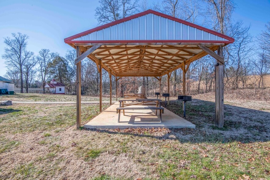 More Photos Of 104 Circle Rd, Newport Manufactured Housing Mobile Home Park For Sale