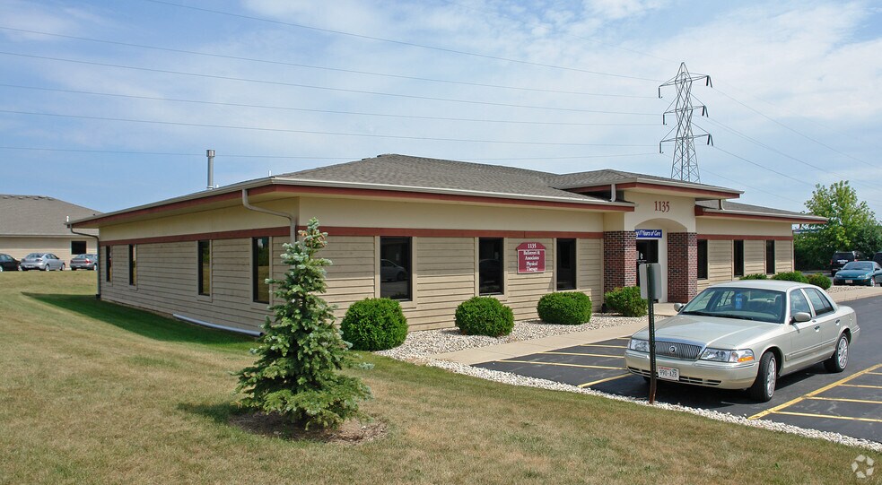 Primary Photo Of 1135 Prairie Dr, Racine Office For Sale