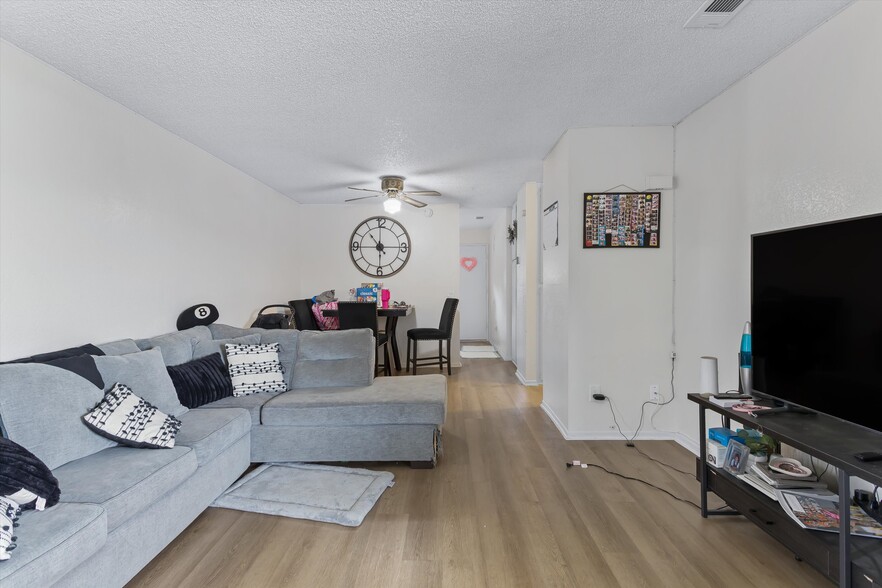 More Photos Of 1140 Oxford Dr, Redlands Apartments For Sale