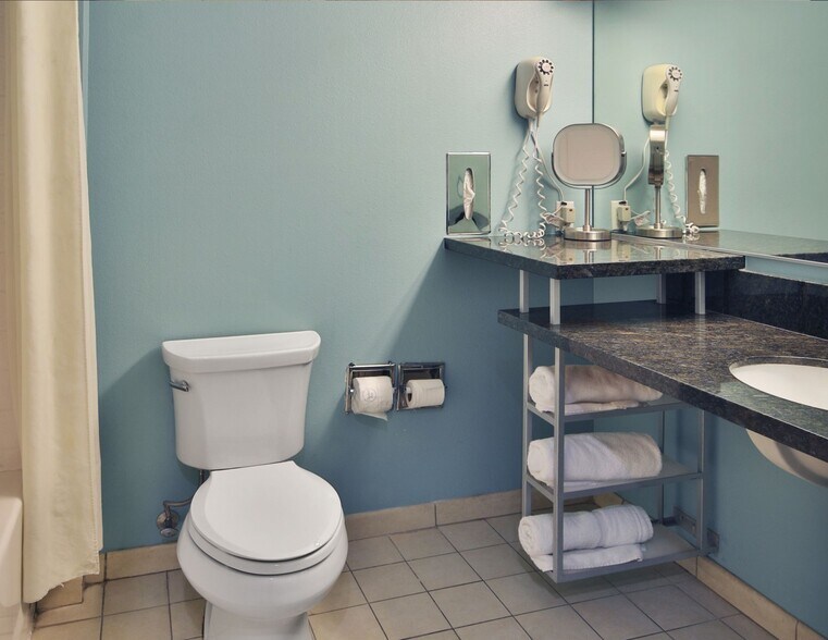 More Photos Of 81753 111 Hwy, Indio Hotel For Sale