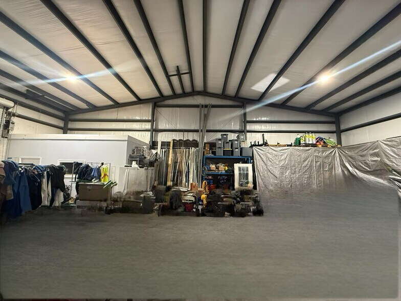 More Photos Of 6860 28th St Cir, Sarasota Warehouse For Sale