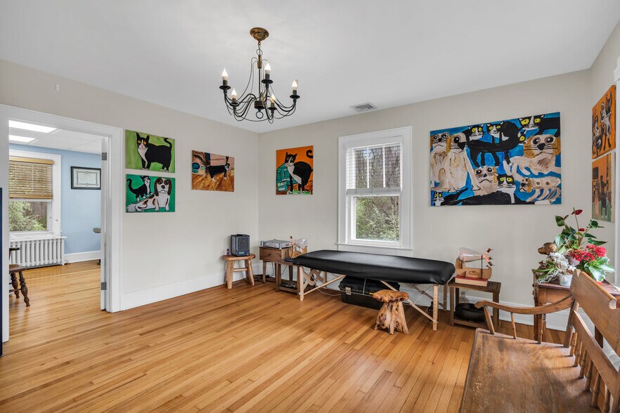 More Photos Of 261 Rt 34, Colts Neck Veterinarian Kennel For Sale