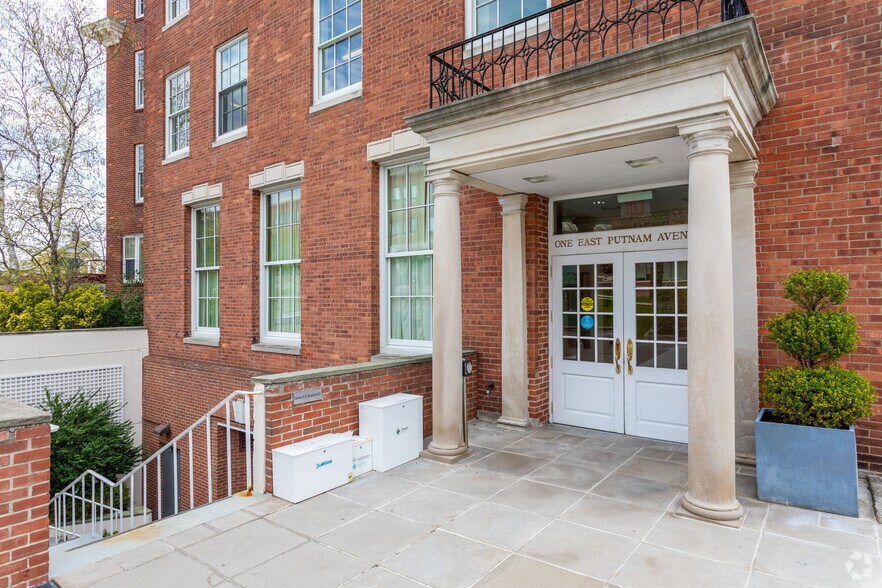 More Photos Of 1 E Putnam Ave, Greenwich Office Residential For Lease