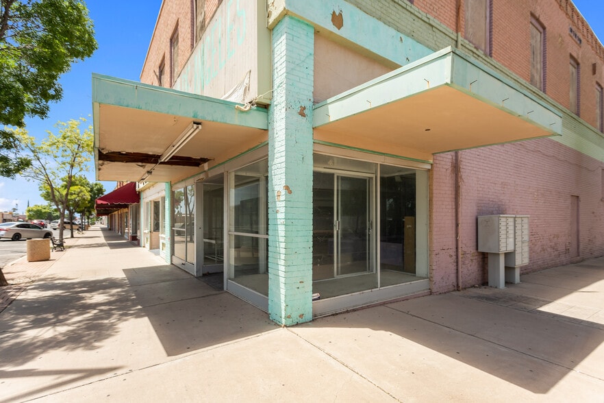 More Photos Of 844-846 N G Ave, Douglas Storefront Retail Residential For Sale