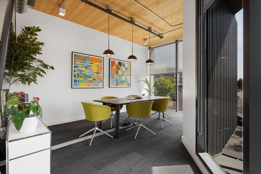 More Photos Of 3303 N Mississippi Ave, Portland Office For Lease