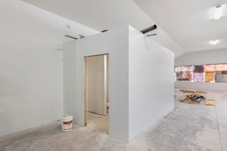 More Photos Of 2974-2996 Macarthur Blvd, Oakland Storefront For Lease