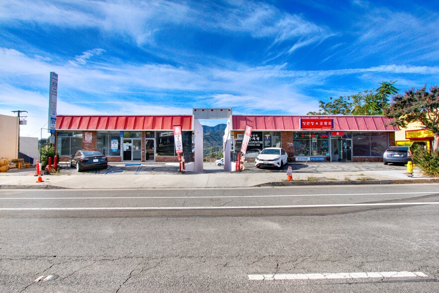 More Photos Of 3130-3136 1/2 Foothill Blvd, La Crescenta Storefront Retail Office For Sale
