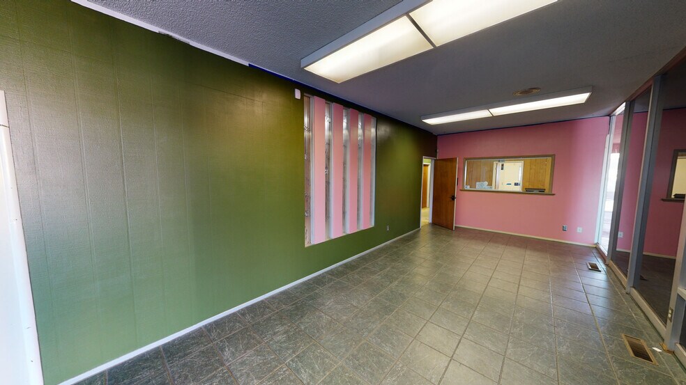 More Photos Of 1343-1353 W Main St, Merced General Retail For Sale