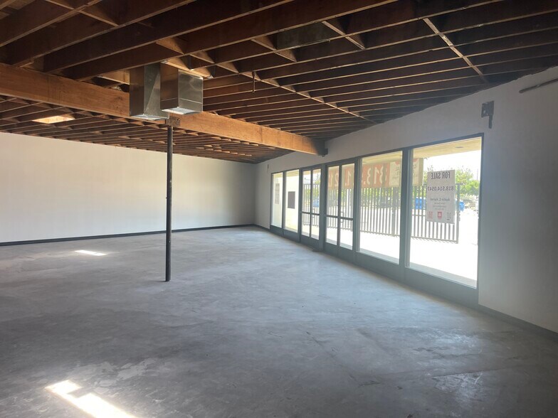 More Photos Of 7307-7309 Canoga Ave, Canoga Park Restaurant For Lease