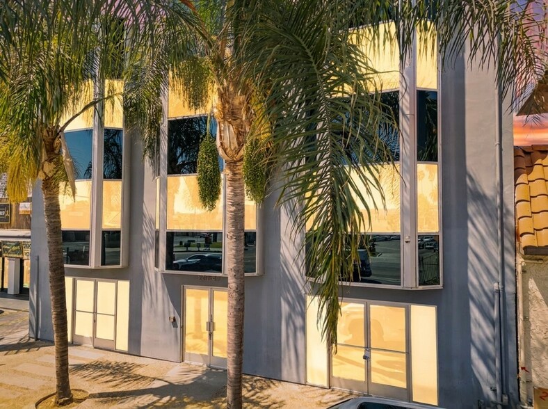 More Photos Of 20847 Sherman Way, Canoga Park Office For Sale
