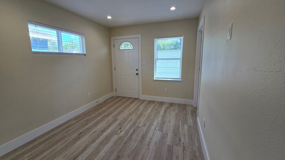 More Photos Of , Houston Multifamily For Sale