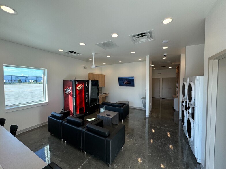 More Photos Of 5178 Citation Dr, Memphis Parking Lot For Lease