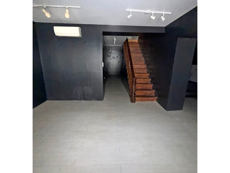 More Photos Of 893-895 N Howard St, Baltimore Storefront For Sale