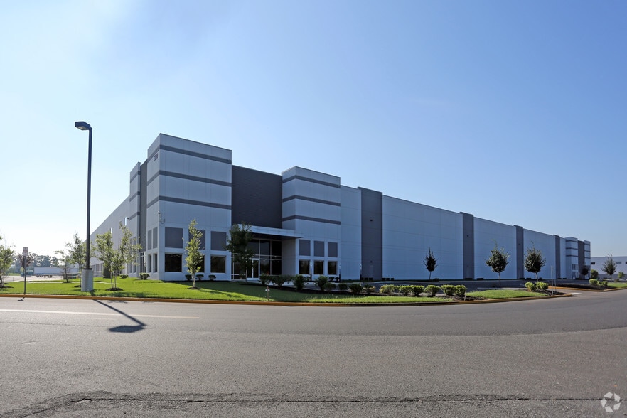 Primary Photo Of 1620 River Rd, Burlington Warehouse For Lease