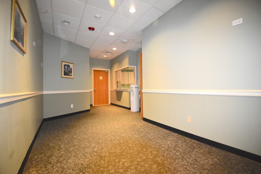 More Photos Of 120 New York Ave, Huntington Medical For Sale