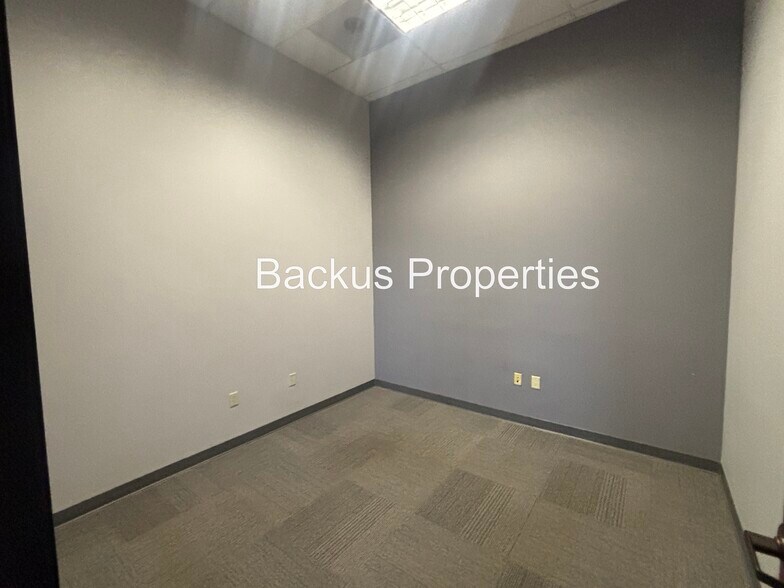 More Photos Of 1586 Moffett St, Salinas Light Distribution For Lease