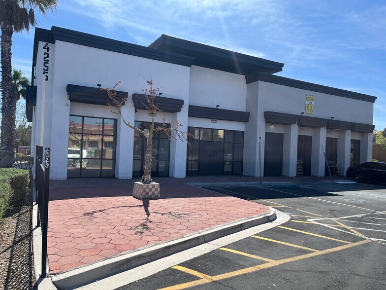More Photos Of 4255 S Durango Dr, Las Vegas Freestanding For Lease