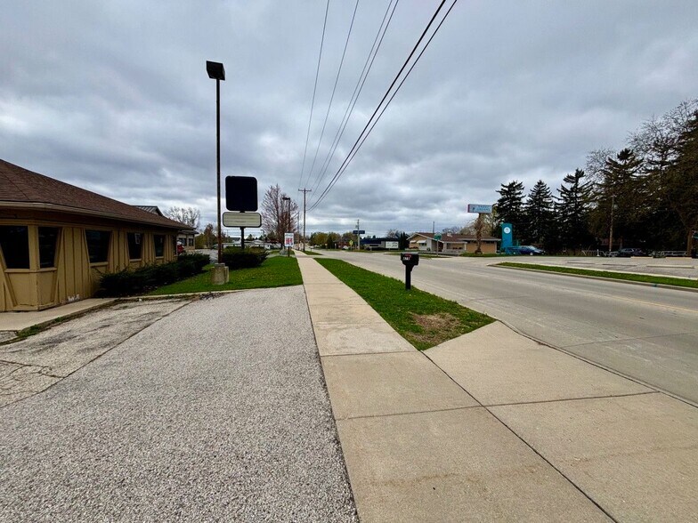 More Photos Of 676 Grand Ave, Hartford Fast Food For Sale