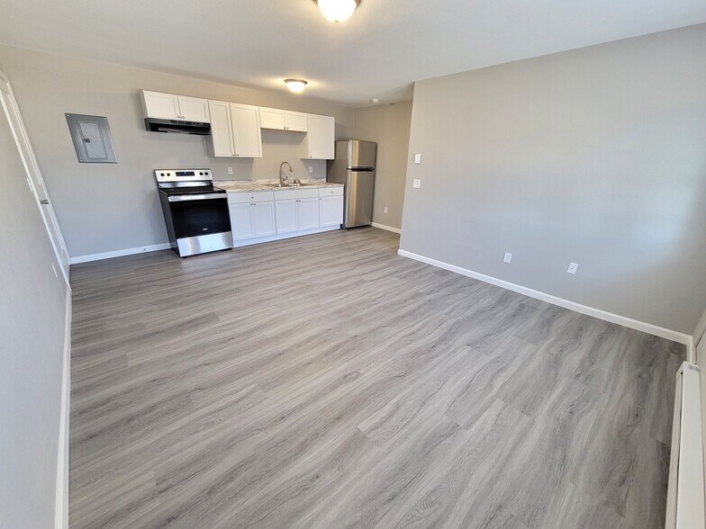 More Photos Of 1351 Iowa Ave SE, Huron Apartments For Sale