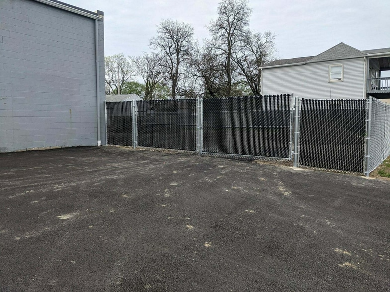 More Photos Of 1400 Bliss St, Columbus Warehouse For Lease