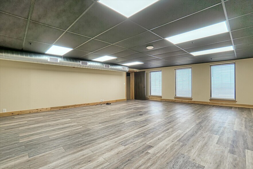 More Photos Of 23894 S Frontage Rd, Weatherford Bar For Sale