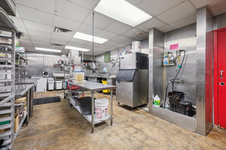 More Photos Of 602 E 20th St, Houston Restaurant For Lease