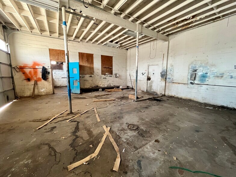 More Photos Of 1213 Scott Ave, Wichita Falls Service For Sale