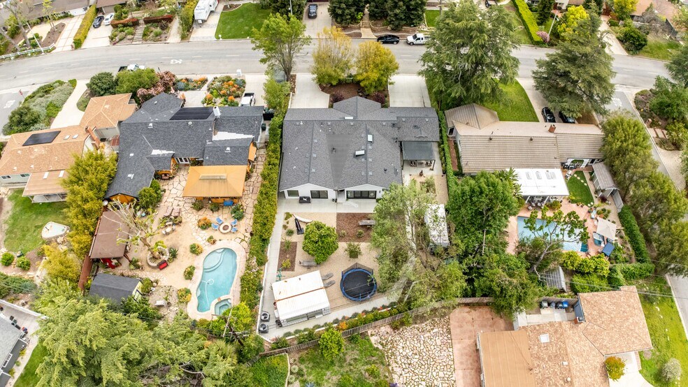 More Photos Of 1865 El Monte Dr, Thousand Oaks Apartments For Sale