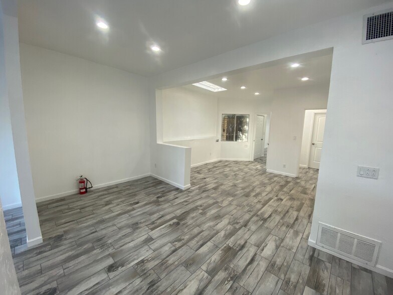 More Photos Of 1157-1197 E Fry Blvd, Sierra Vista Storefront For Lease