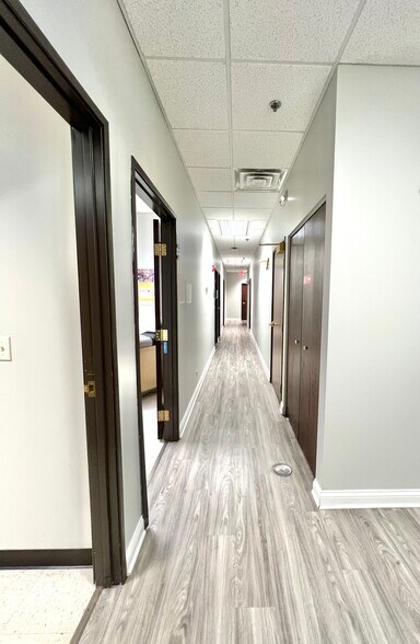 More Photos Of 900-950 W Il Route 22, Lake Zurich Medical For Sale