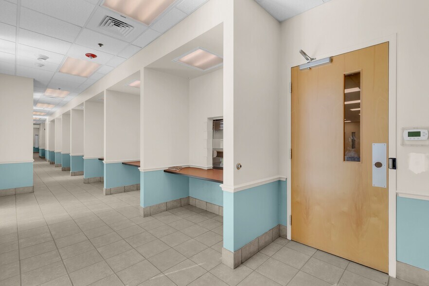 More Photos Of 1201 E Oak St, Kissimmee Office For Sale