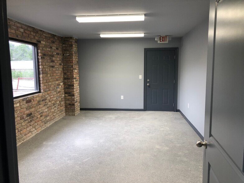 More Photos Of 2611 N Dumont Dr, Baton Rouge Warehouse For Lease