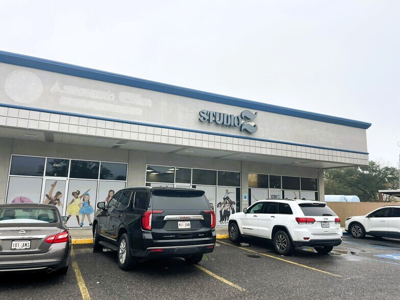 More Photos Of 5810 Main St, Zachary Unknown For Lease